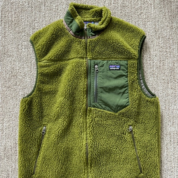 Patagonia retro army green classic fleece vest